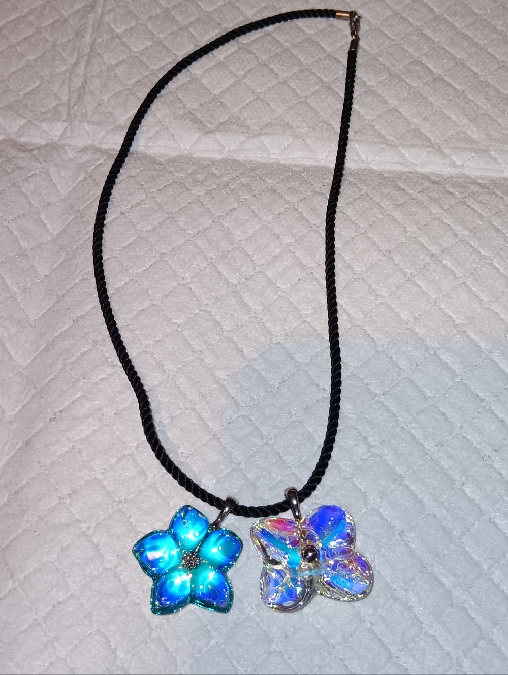 Baccarat Hortensia Glass 2 Flower Charm Necklace .925 Silver Rare Color